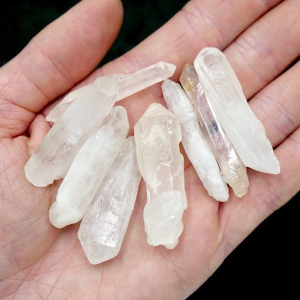 Quartz, Clear Crystal Points 4-5cm Low Grade 3 Q07 16
