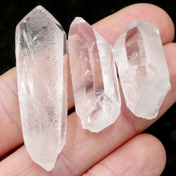 Quartz, Clear Crystal Points 5-10g 2 Q07 3